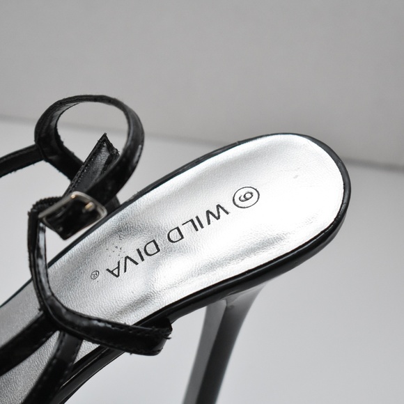 Heels - Picture 4 of 4